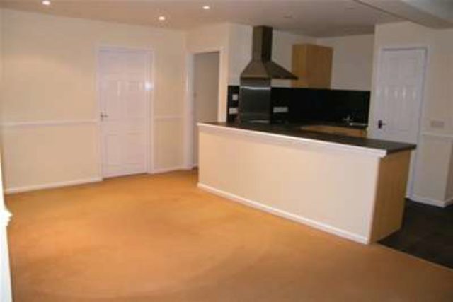  Image of 1 bedroom Flat to rent in Bath Road Leckhampton Cheltenham GL53 at Cheltenham, GL53 7JX